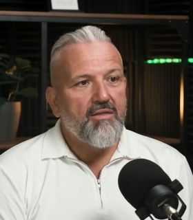 "Az átlagembernél több tenni akarás van bennünk másokért"